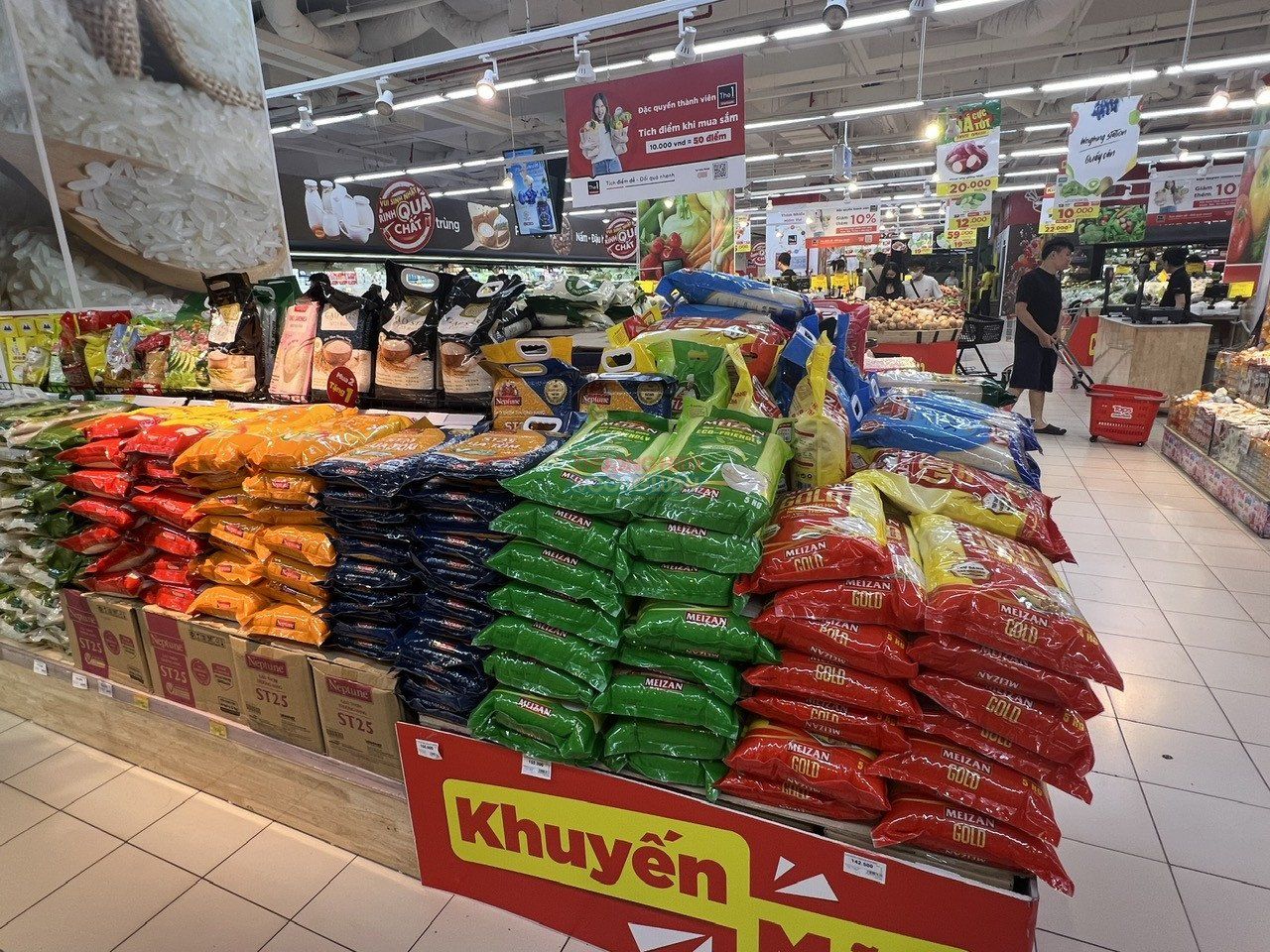 Giá lúa gạo hôm nay 28/8: Gạo nguyên liệu tiếp tục giảm