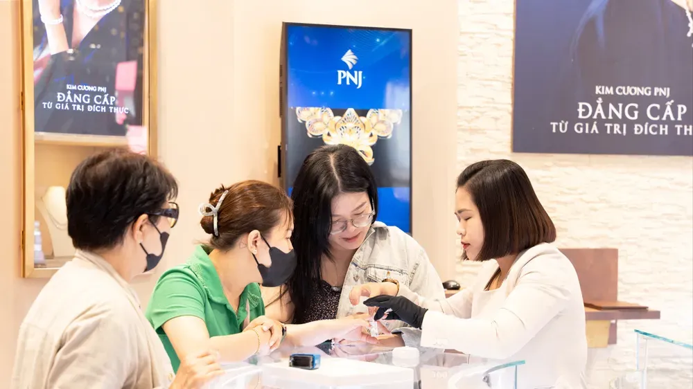 Ông Cao Ngọc Duy hoàn tất mua 300.000 cổ phiếu PNJ