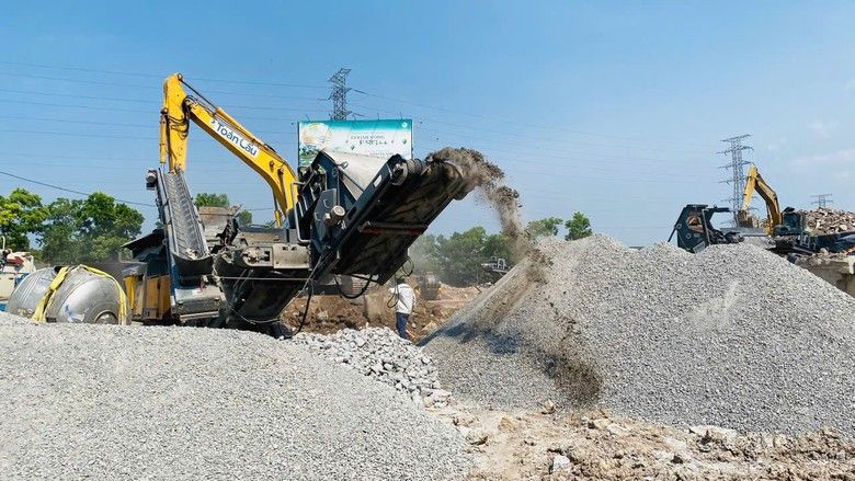 Hà Nội có 81 vị trí tập kết tạm thời chất thải xây dựng, nhiều điểm rộng hàng chục ha