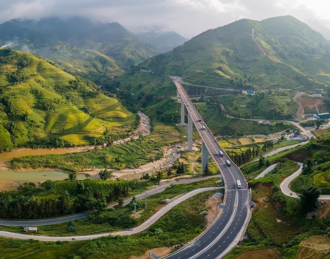 Cao tốc Vinh - Thanh Thủy: Gói thầu 50 km chạy đua tiến độ, Chủ tịch Nghệ An yêu cầu không để thiếu vật liệu