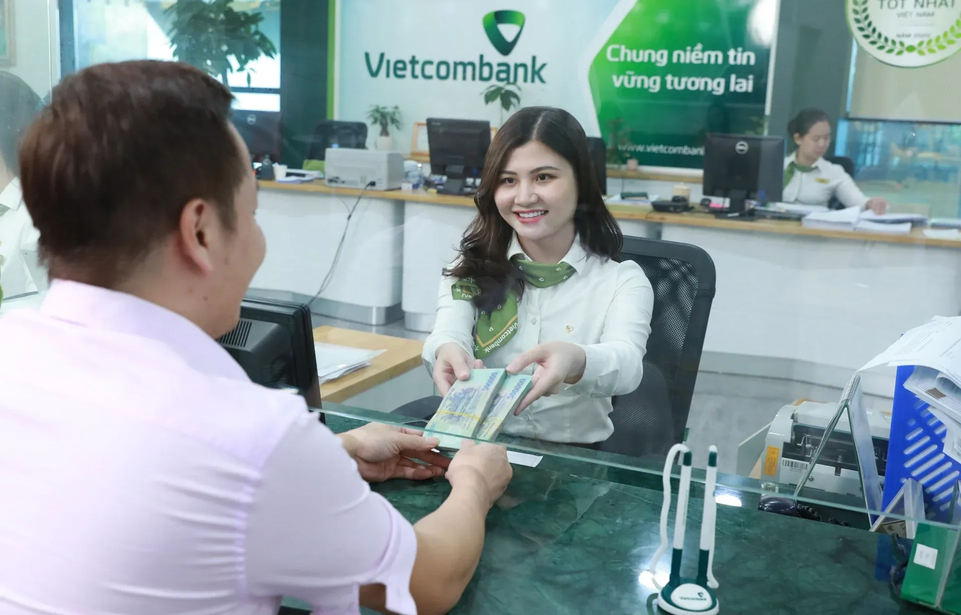Lãi suất Vietcombank hôm nay 8/7/2026: Mức cao nhất 6%/năm, tiếp tục giữ ổn định