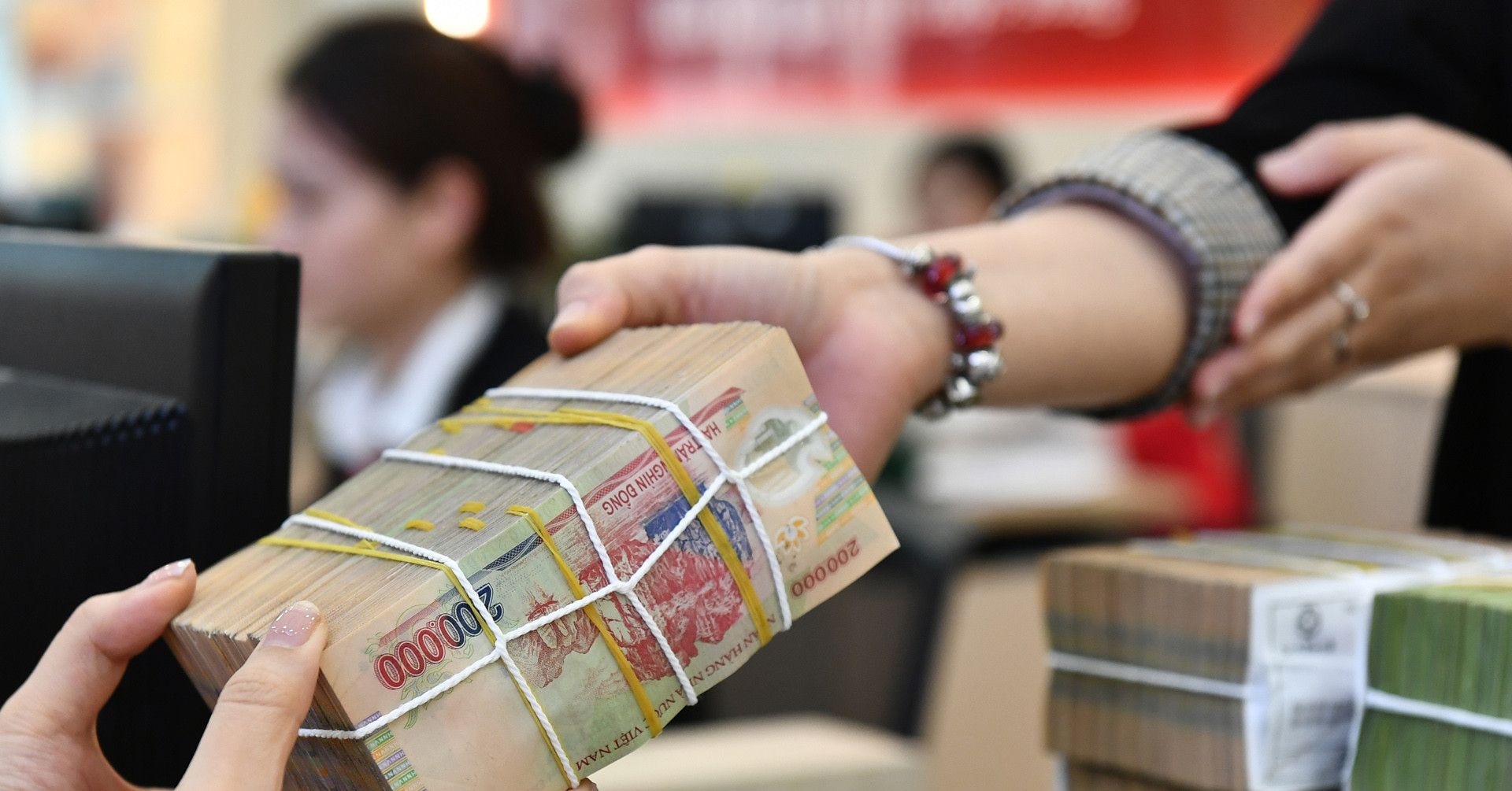 Lãi suất ngày hôm nay 16/9/2026: Cuộc đua lãi suất tiết kiệm tiếp tục nóng với mức trên 9%/năm