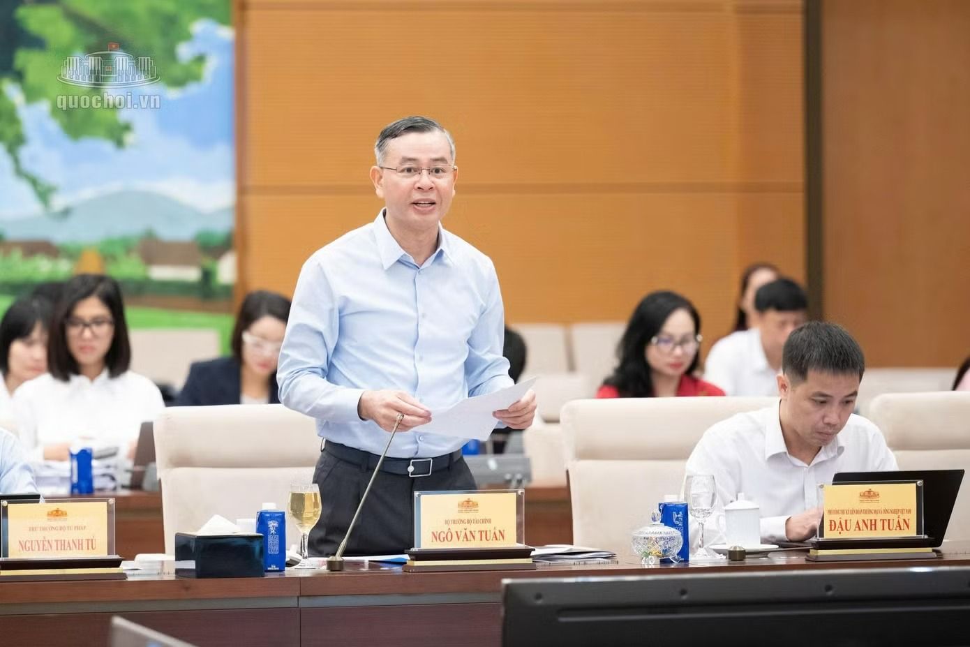 'Một hàng phở làm sao chứng minh được những con gà có hóa đơn, chứng từ?'