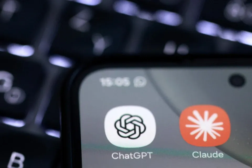 Mô hình AI giá rẻ mới của Trung Quốc 'đe dọa' ChatGPT, Claude