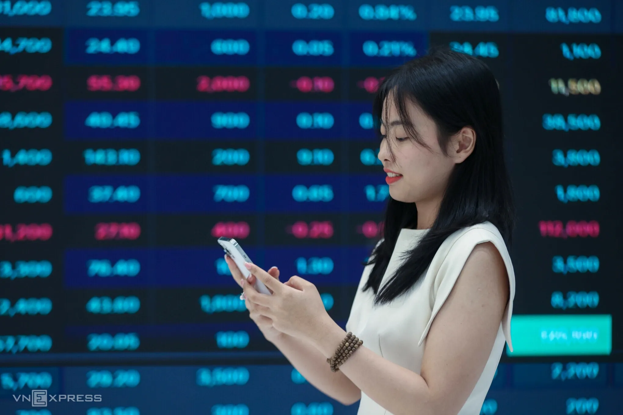 Chứng khoán tăng điểm trở lại