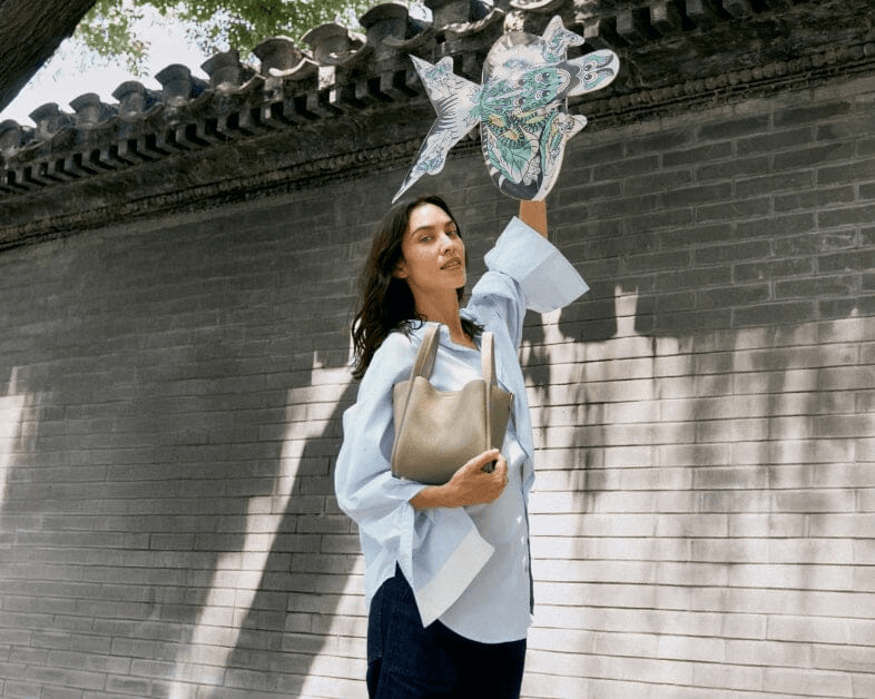 Thương hiệu thời trang Trung Quốc mở rộng ra toàn cầu khi nhu cầu nội địa suy yếu và người tiêu dùng toàn cầu tìm kiếm các lựa chọn có giá phải chăng