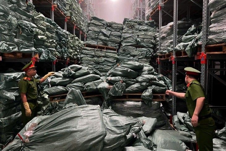 Cơ quan điều tra làm rõ lô hàng 339 container chân gà trị giá 350 tỷ đồng