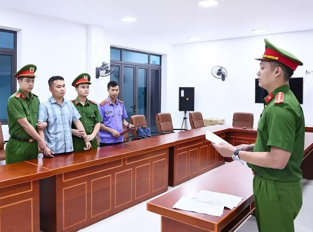 Giáo viên trường chuyên Tuyên Quang bị tạm giữ trong vụ điểm Toán bất thường