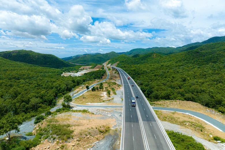 Gần 888.000 tỷ đồng sẽ được huy động cho 28 dự án cao tốc trên cả nước