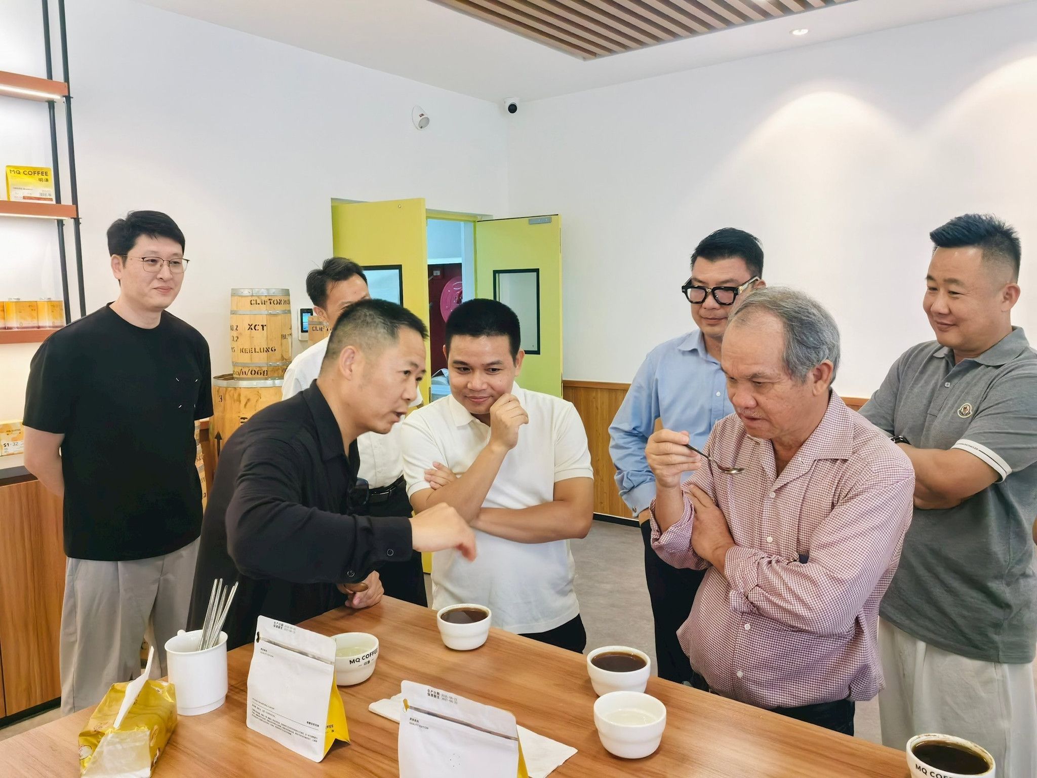 Bầu Đức trực tiếp sang Trung Quốc, mở đầu ra mới cho cà phê Arabica HAGL