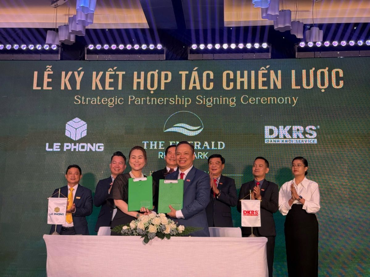 Le Phong Group signs strategic partnerships to develop a riverfront ...
