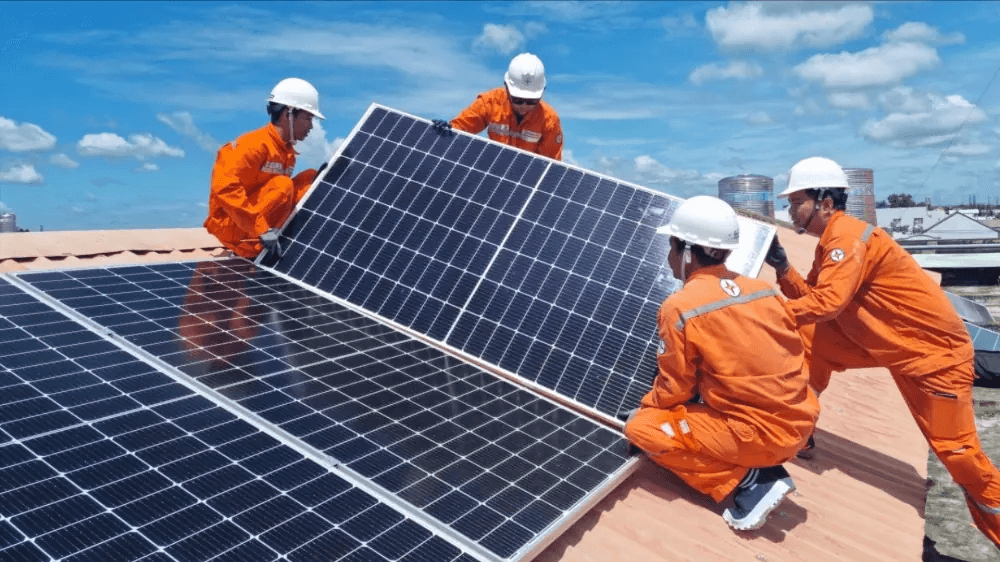 Chính sách hỗ trợ tiền cho hộ lắp điện mặt trời mái nhà có thêm thông tin mới