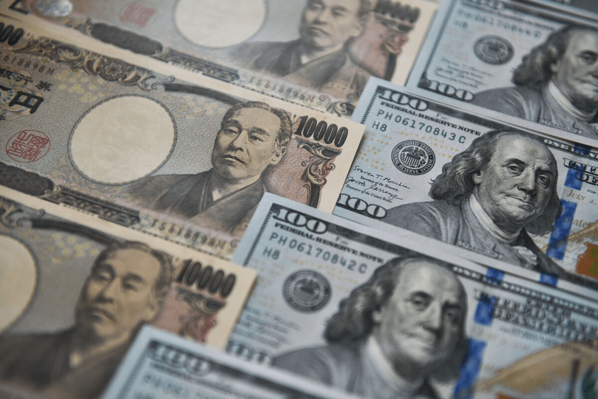Yen strengthens again as Japan may have intervened in the FX market