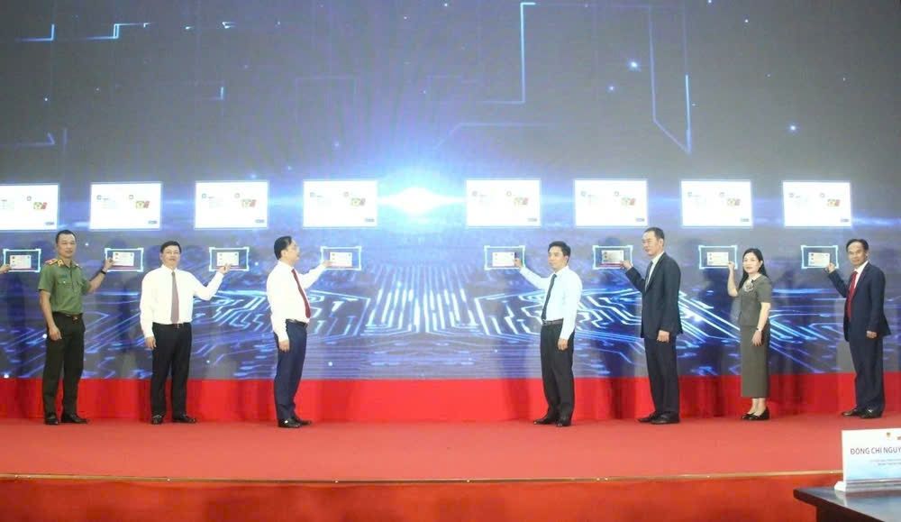 Thanh Hóa ra mắt kiosk thông minh và hệ thống xác thực cấp bản sao số tài liệu điện tử