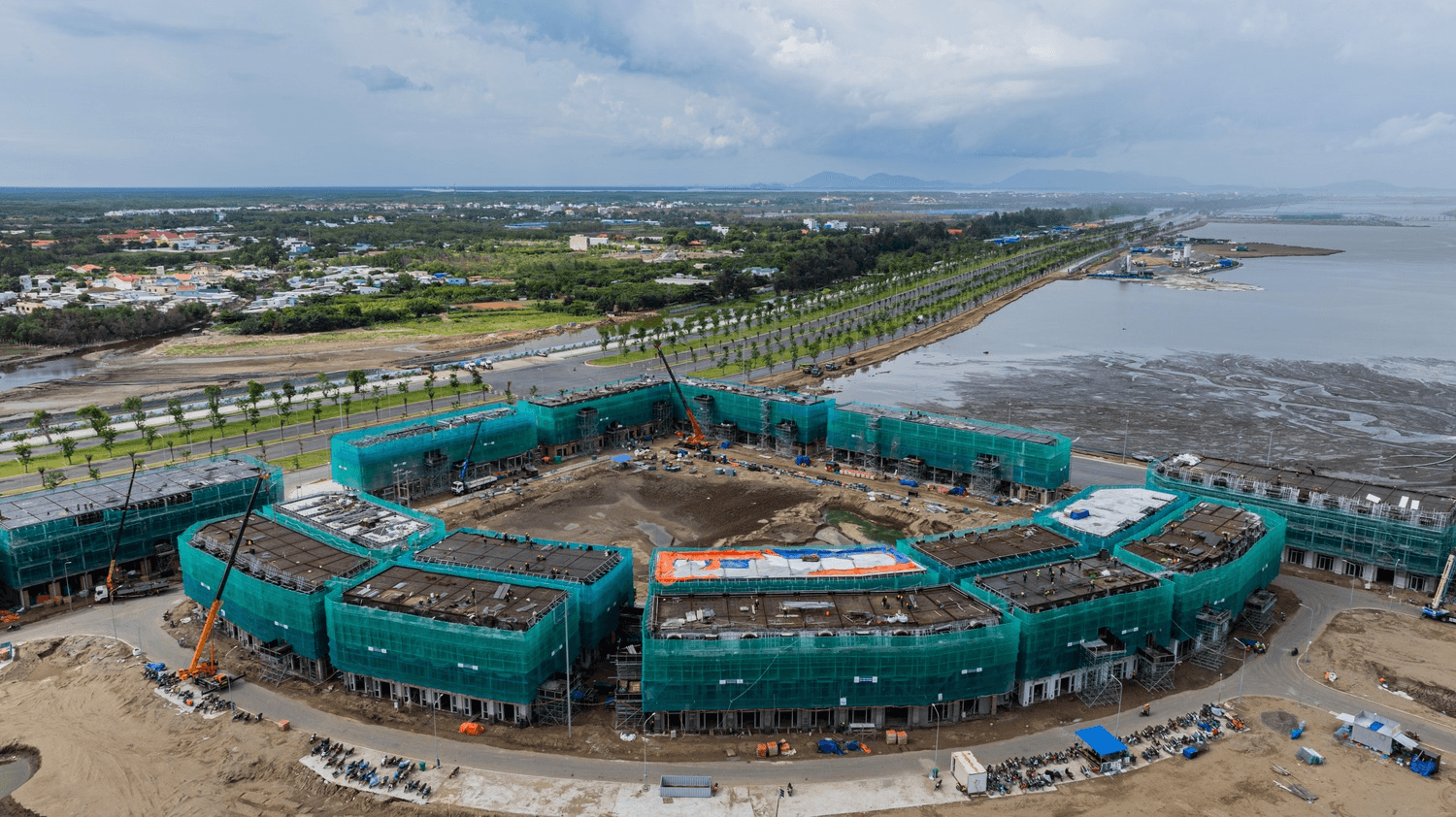 Rừng xanh ôm trọn siêu đô thị 10 tỷ USD của ông Phạm Nhật Vượng