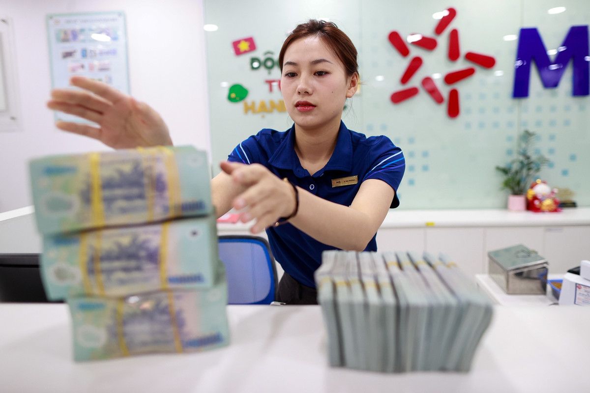 8-lai-suat-huy-dong-doi-chieu-ngoan-muc-215.jpg
