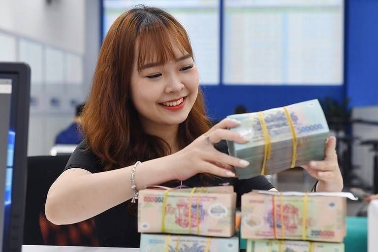 98-1747621913-lai-suat-ngan-hang20250516073053.jpg