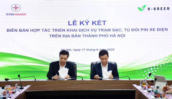 V-Green and EVN Hanoi sign cooperation to deploy 10,000 battery-swap cabinets and charging stations for electric motorcycles in Hanoi