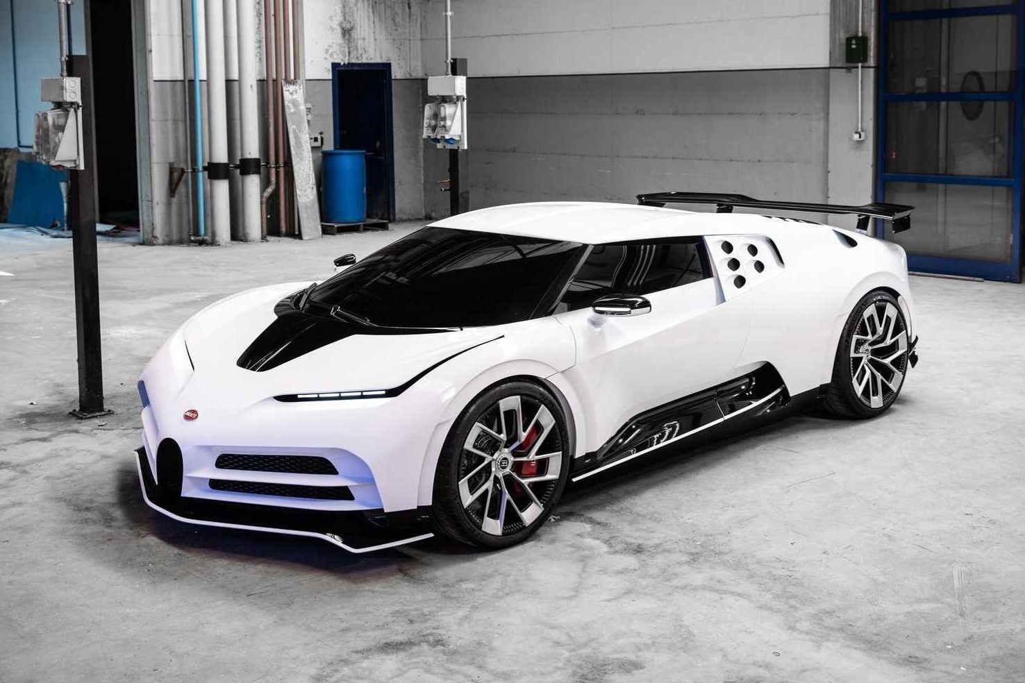 Bugatti Centodieci-.jpg