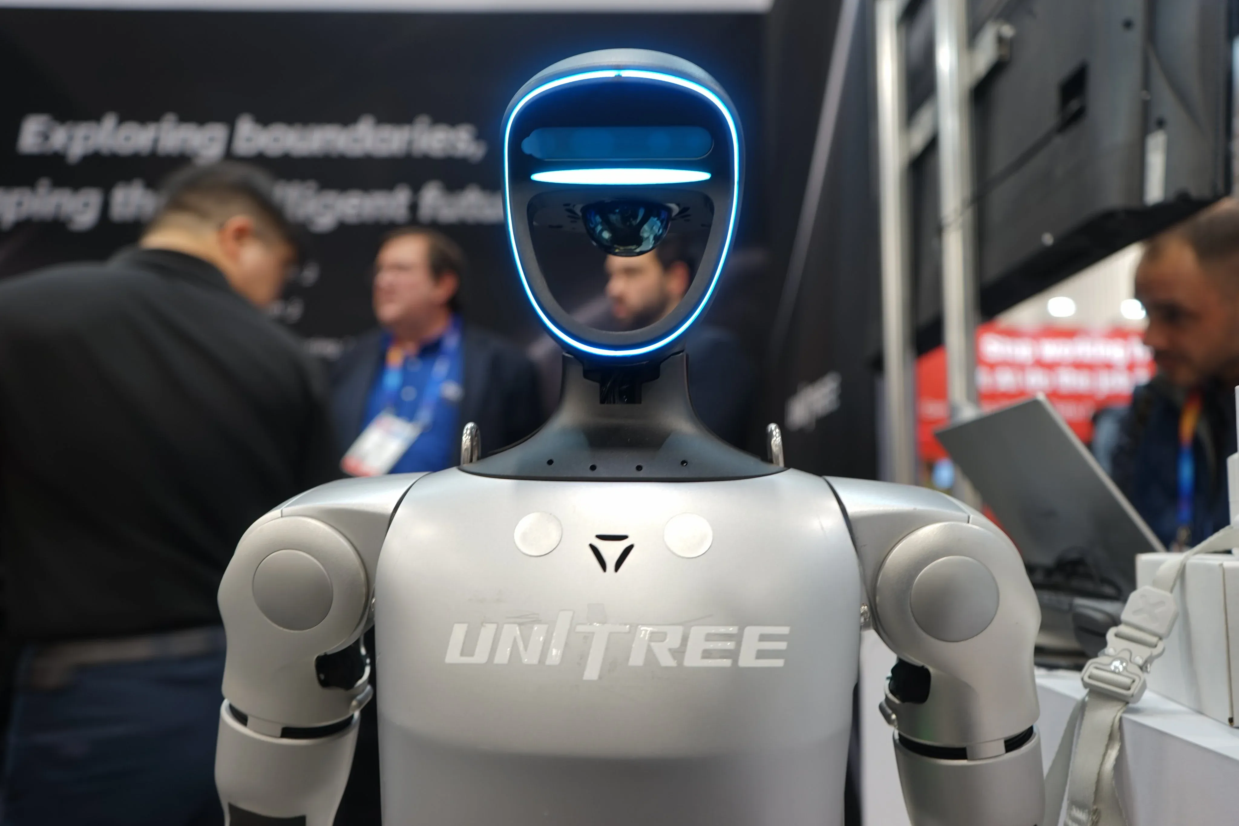 Cổ phiếu Unitree giảm hơn 53% sau khi chào sàn, Trung Quốc siết xét duyệt IPO robot hình người