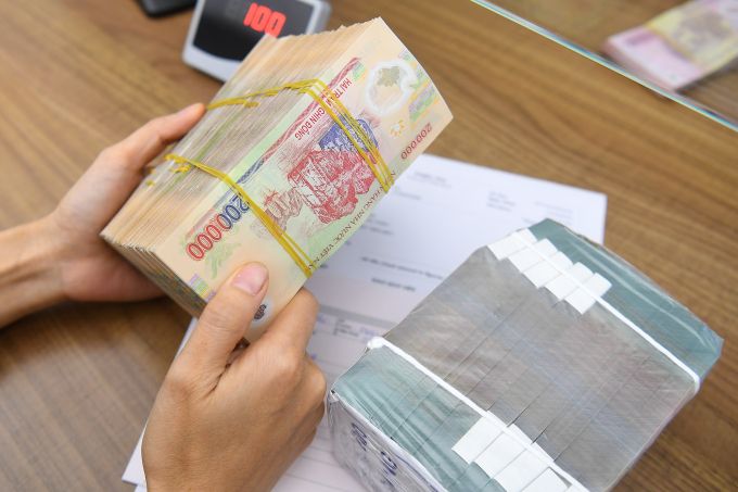 Nợ thuế 1 triệu đồng và ngừng hoạt động tại địa chỉ đăng ký có thể dẫn đến lệnh cấm xuất cảnh