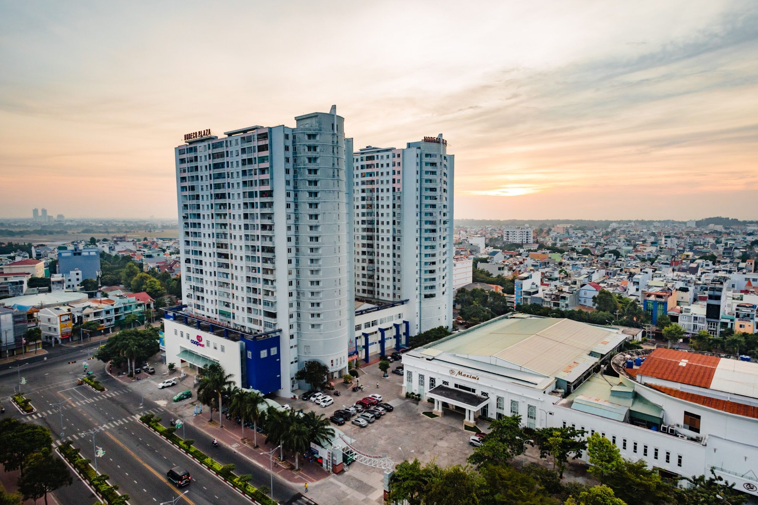 Hai sếp lớn Hodeco đăng ký mua 600.000 cổ phiếu HDC