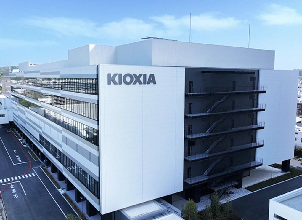 Từng vượt Toyota, Kioxia nay mất gần 70% giá trị cổ phiếu
