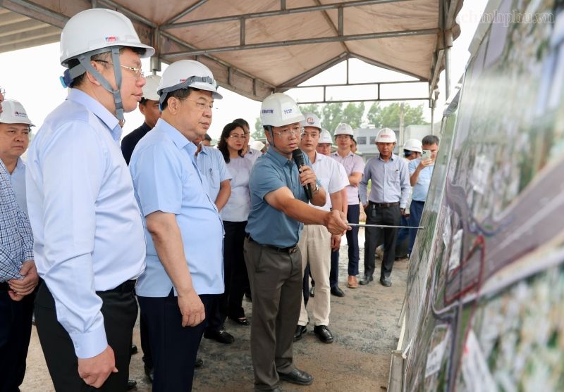 Khẩn trương hoàn thành các tuyến giao thông kết nối sân bay Long Thành