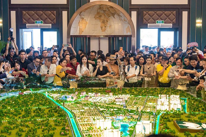 Phiên livestream gây chú ý khi hàng nghìn người đặt mua nhà phố tại siêu đô thị Tây Bắc TP.HCM