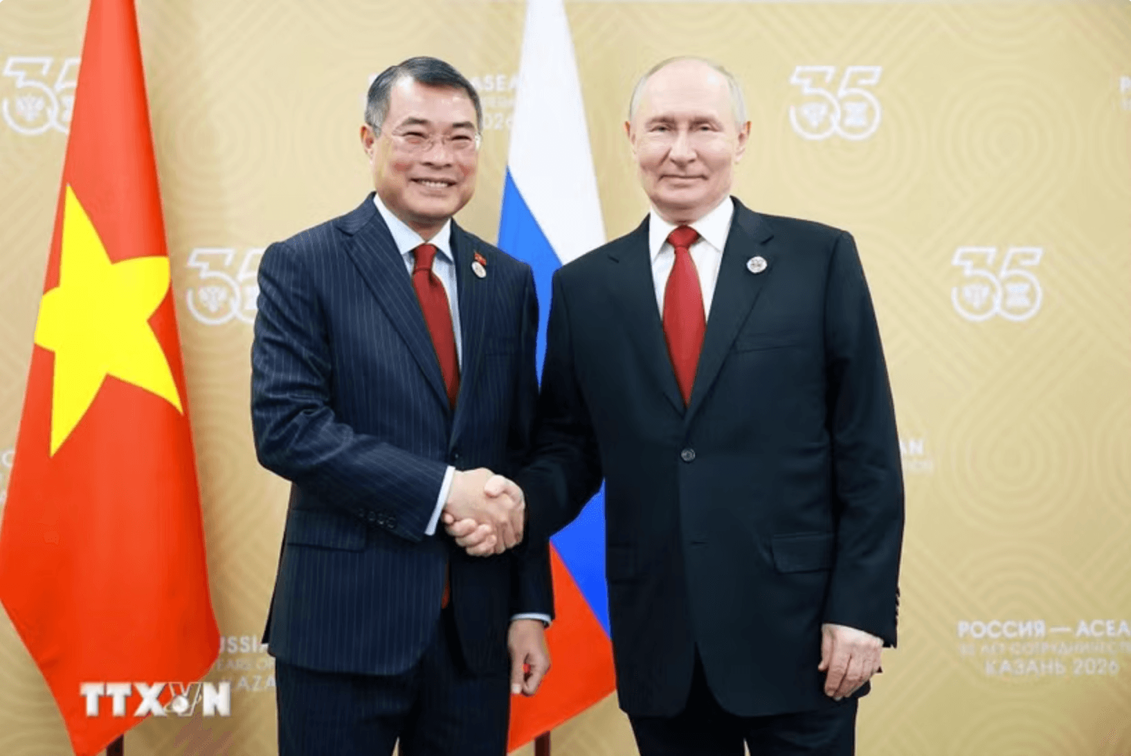 Thủ tướng Chính phủ Lê Minh Hưng hội kiến Tổng thống Nga Vladimir Putin