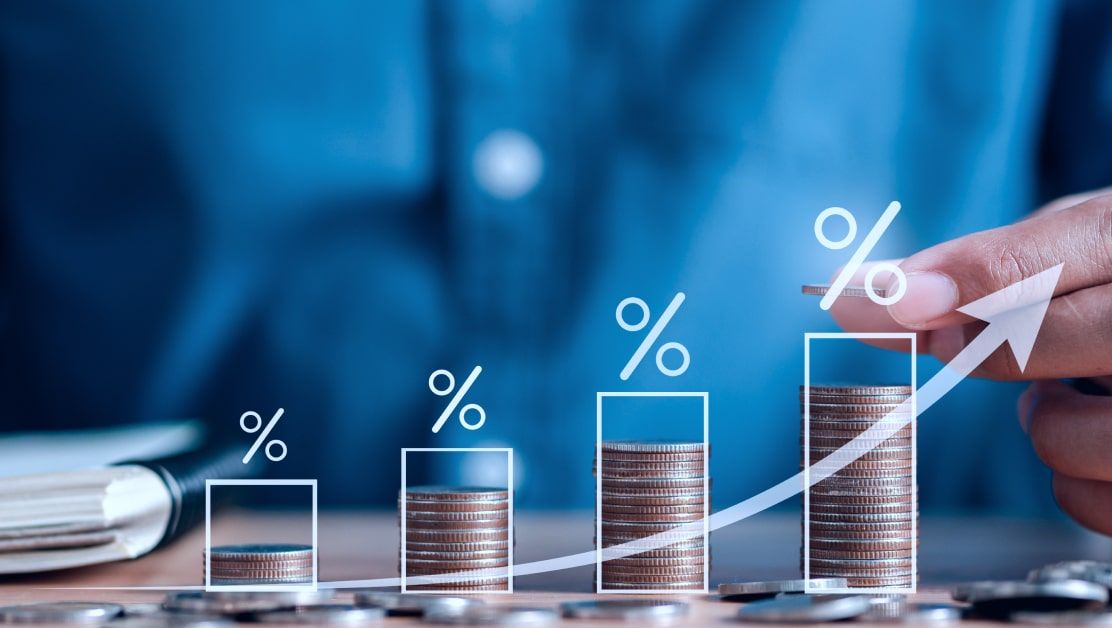 Lãi suất ngày hôm nay 11/10: Nhóm big4 niêm yết phổ biến 6%/năm kỳ hạn 24 tháng, tiền gửi ngắn hạn chạm trần