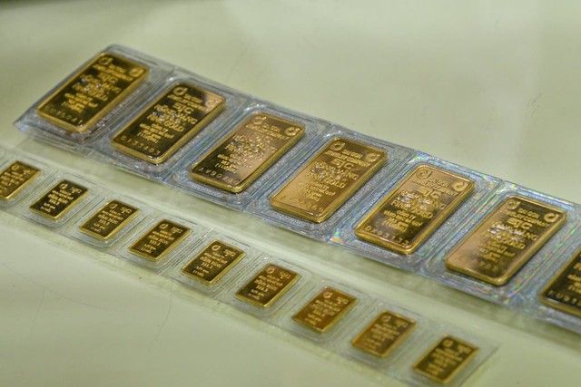 Giá vàng ổn định tại thị trường trong nước quanh 150 triệu đồng/lượng khi giá vàng thế giới tăng nhẹ