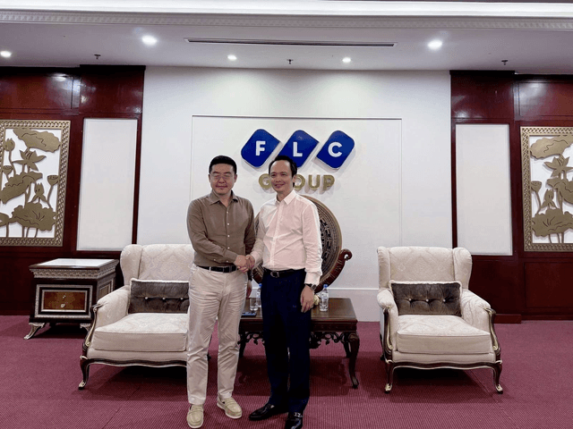 FLC chairman Trịnh Văn Quyết discusses investment cooperation with China's CPCG