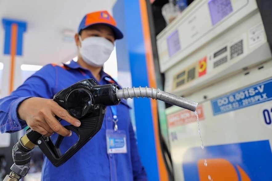 Cắt giảm rộng các thủ tục hành chính và điều kiện kinh doanh trong lĩnh vực xăng dầu từ năm 2026.