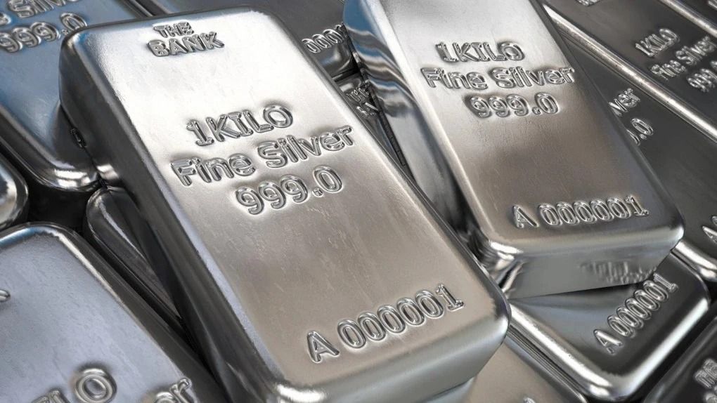 Giá bạc ngày hôm nay 3/10/2026: Bạc thế giới lùi về 60,5 USD/ounce, nhà đầu tư chờ tín hiệu Fed