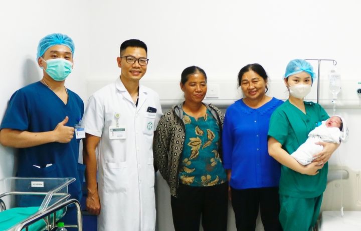 Bệnh viện Bạch Mai cơ sở Ninh Bình đón em bé đầu tiên chào đời sau những ngày đầu vận hành