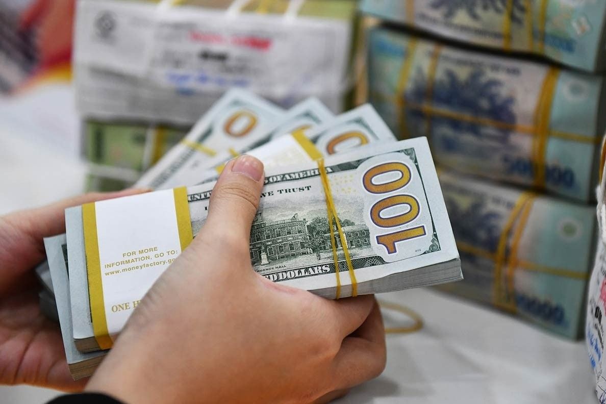 Tỷ giá USD hôm nay 6/8: Giá USD tại ngân hàng tiếp tục giảm, thị trường tự do ổn định
