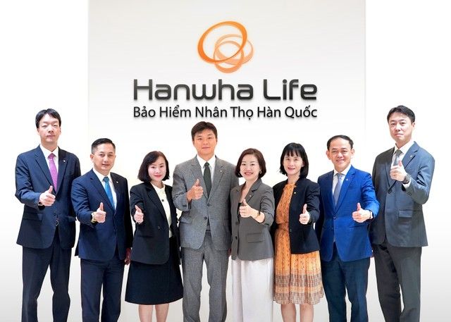 ban-lanh-dao-hanwha-life-viet-nam-kien-dinh-chien-luoc-tang-truong-ben-vung.jpg