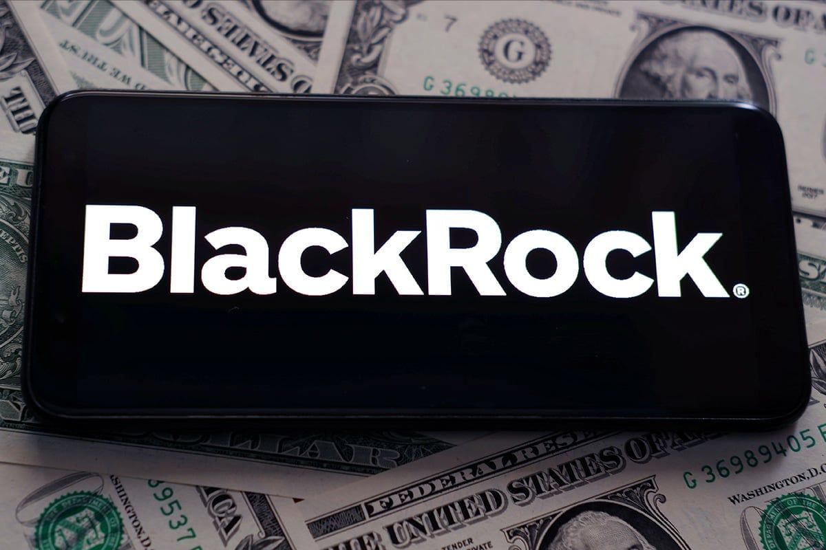 BlackRock Flags Bitcoin as 60/40 Strategy Weakens