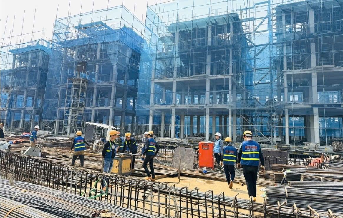 Bộ Xây dựng cung cấp trực tuyến 424/438 thủ tục hành chính