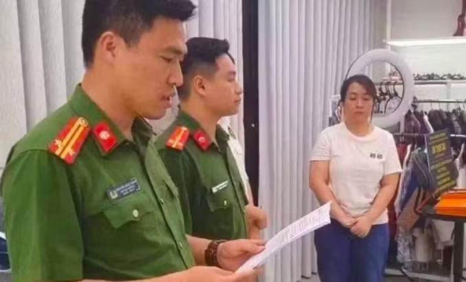 Trial of woman for concealing 835 billion dong in revenue from selling luxury goods including Louis Vuitton, Hermes, and diamonds