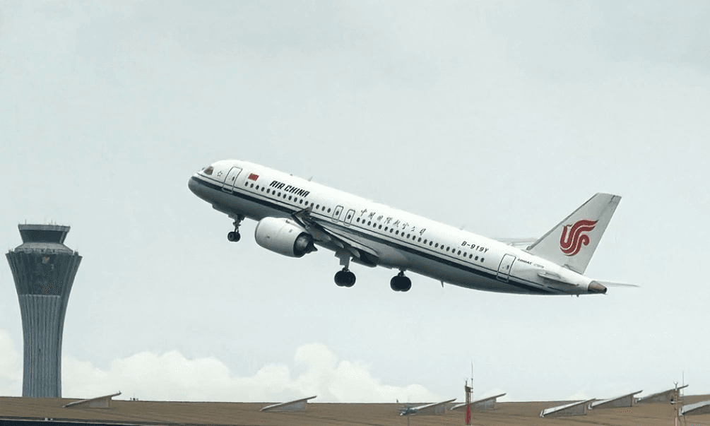 C919 của Trung Quốc lần đầu bay thương mại quốc tế, hướng tới cạnh tranh với Boeing và Airbus