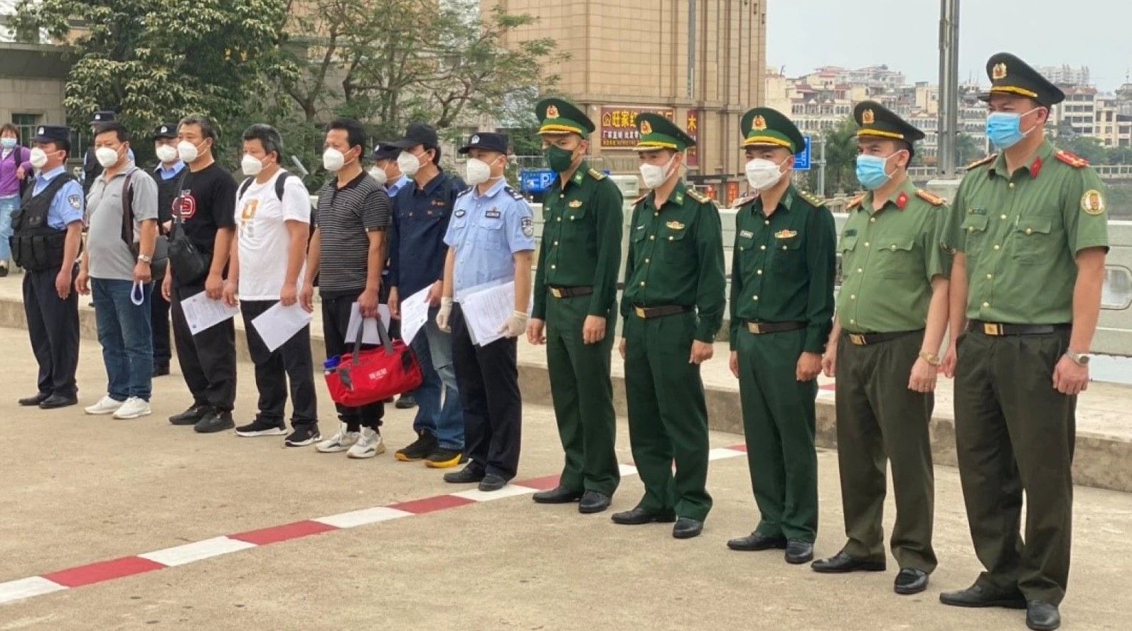 Bộ Công an cảnh báo xuất cảnh hợp pháp, cư trú bất hợp pháp ở nước ngoài