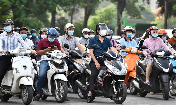 Gasoline-powered motorcycles account for 97% of vehicles on Hanoi's Ring Road 1