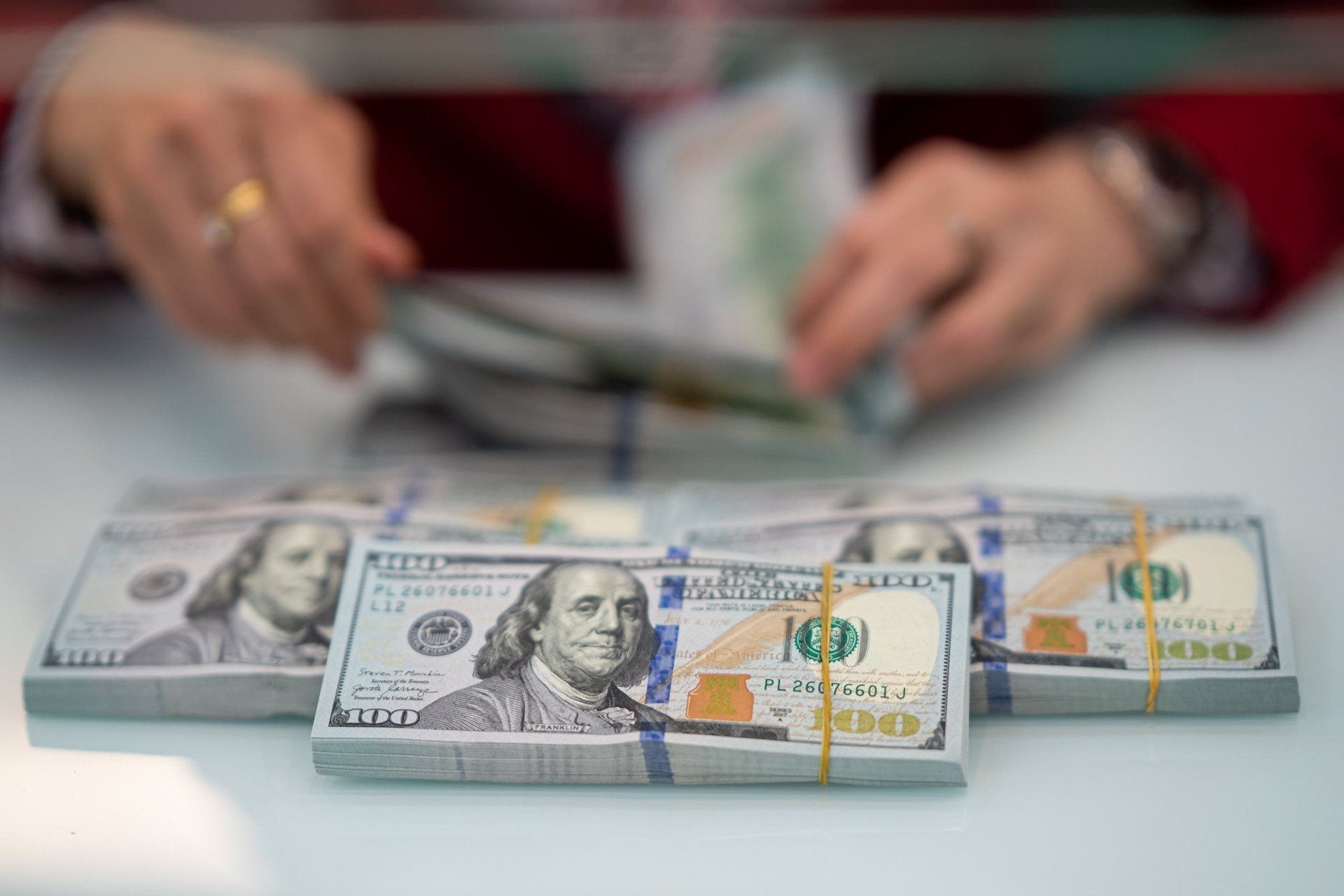 Tỷ giá USD ngày hôm nay 15/9/2026: Tỷ giá trung tâm phá kỷ lục, USD ngân hàng đồng loạt tăng