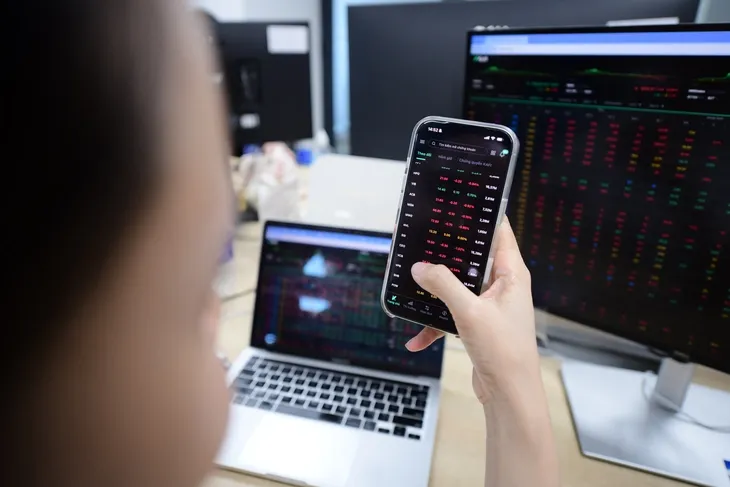 Chứng khoán 19-8: Dầu khí hút tiền, VN-Index có vượt được vùng 1.750 điểm?
