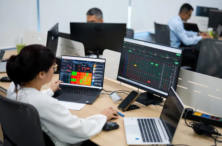 Chứng khoán 9-9: Thanh khoản chưa cải thiện, VN-Index có vượt được vùng 1.850 điểm?