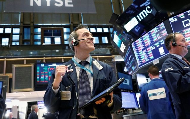 S&P 500 và Nasdaq đồng loạt xác lập kỷ lục mới