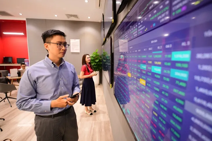 chung-khoan-tuan-moi-vn-index-thu-lua-1-700-diem-tuan-nay-co-cot-moc-dang-chu-y.webp