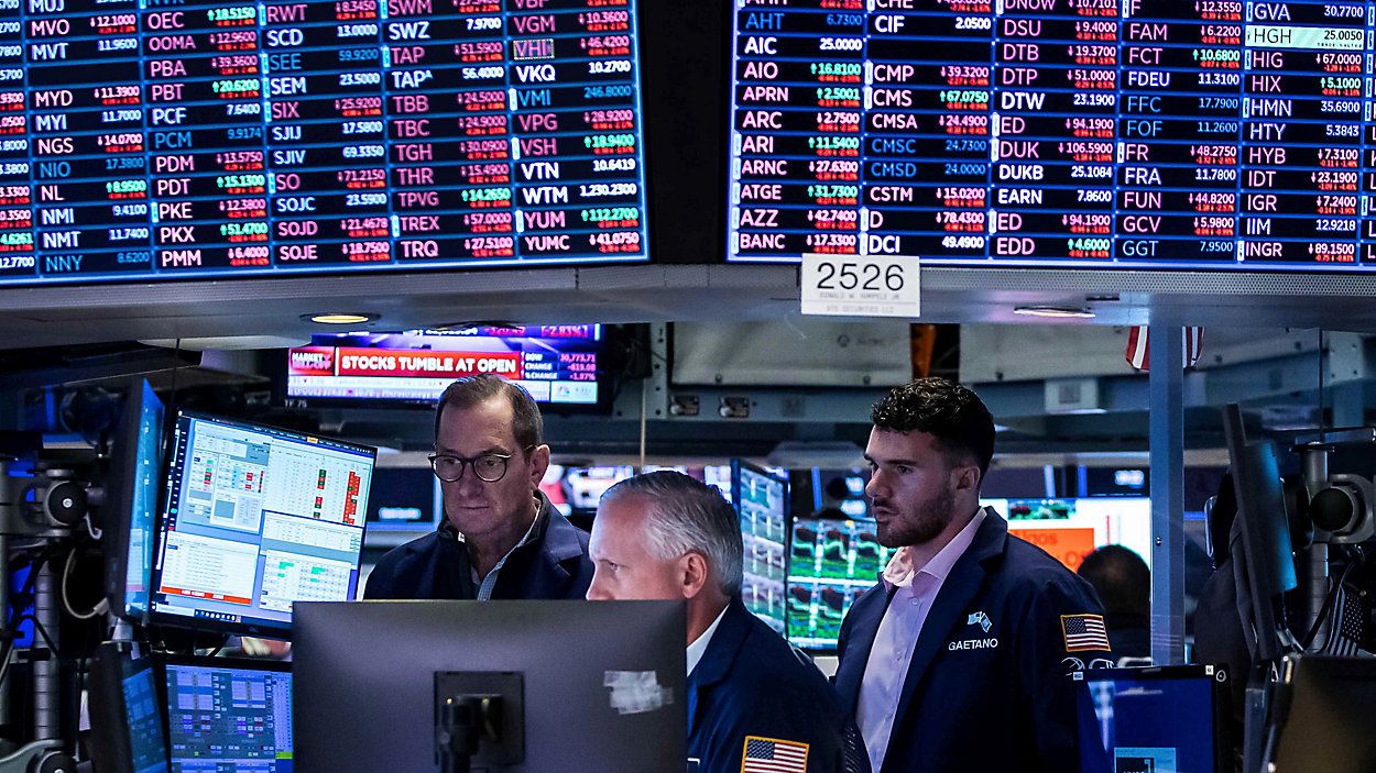 S&P 500 và Nasdaq cùng giảm hơn 0,7%, lợi suất trái phiếu Mỹ tăng vọt